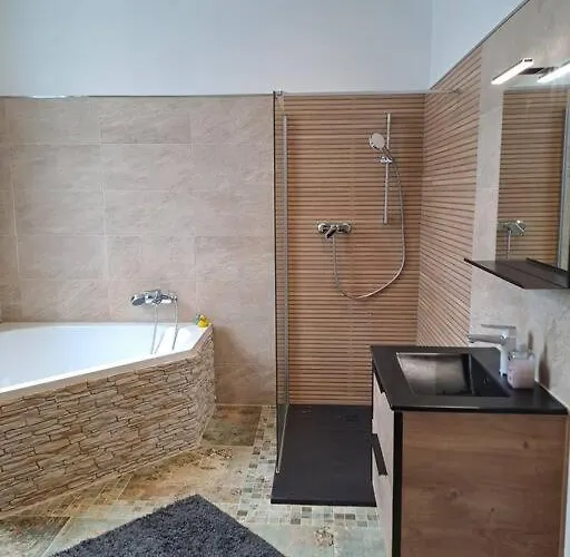 Penthousewohnung 126 Qm Innenstadt+ Dachterrasse アパート